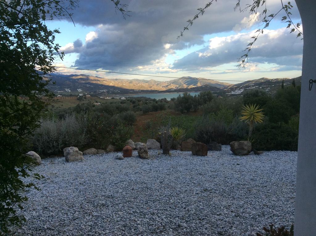 Casa Lake Vinuela Villa Exterior photo